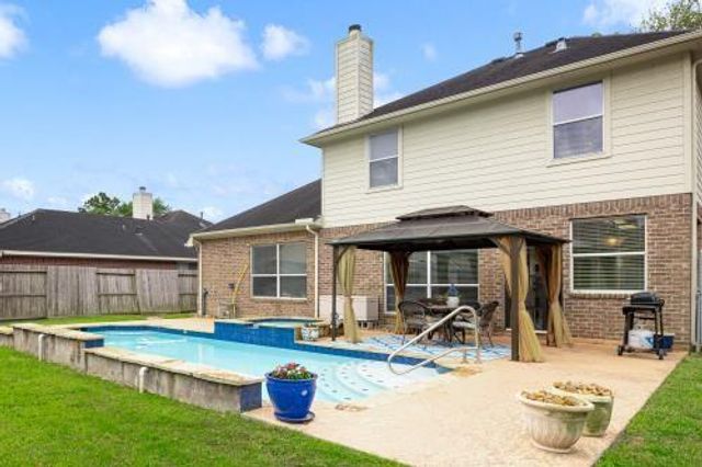 1309 Pine Forest Dr, Pearland, TX 77581