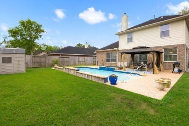 1309 Pine Forest Dr, Pearland, TX 77581