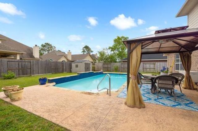1309 Pine Forest Dr, Pearland, TX 77581