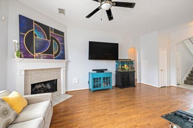 1309 Pine Forest Dr, Pearland, TX 77581