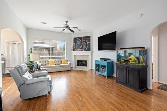 1309 Pine Forest Dr, Pearland, TX 77581