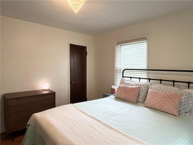 7215 Walnut Street, Kansas City, MO 64114