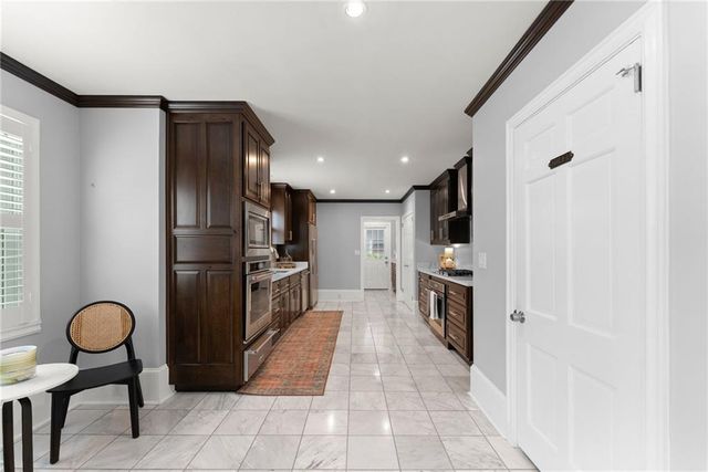 669 Dixon Drive, Gainesville, GA 30501