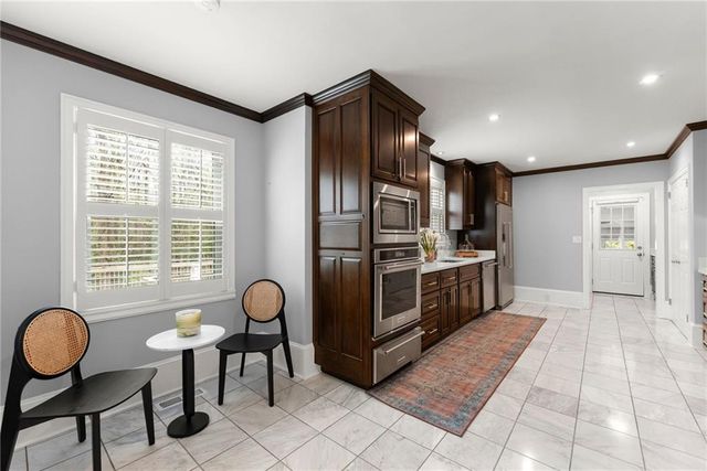 669 Dixon Drive, Gainesville, GA 30501