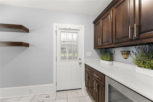 669 Dixon Drive, Gainesville, GA 30501