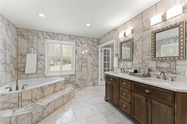 669 Dixon Drive, Gainesville, GA 30501