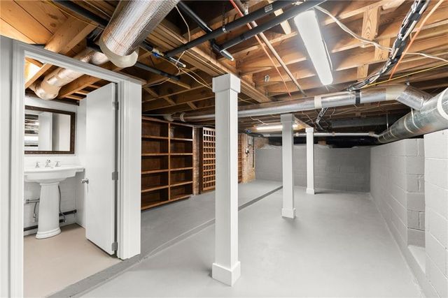 669 Dixon Drive, Gainesville, GA 30501