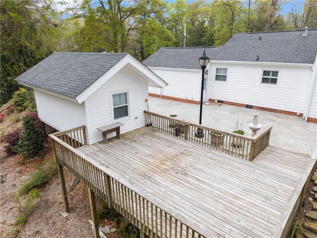 669 Dixon Drive, Gainesville, GA 30501