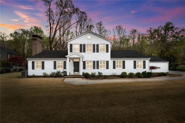 669 Dixon Drive, Gainesville, GA 30501