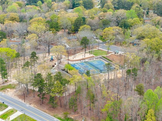 669 Dixon Drive, Gainesville, GA 30501