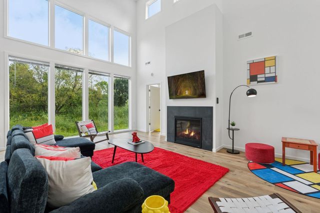 1013 Gardner Street, Wayzata, MN 55391