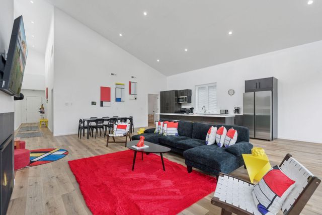 1013 Gardner Street, Wayzata, MN 55391