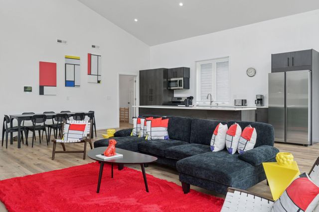 1013 Gardner Street, Wayzata, MN 55391