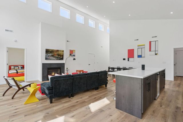 1013 Gardner Street, Wayzata, MN 55391