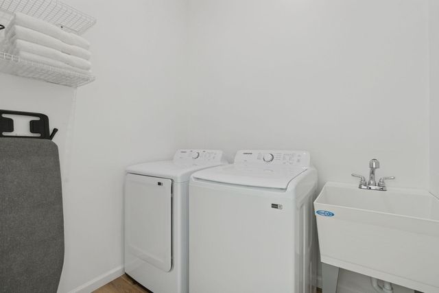 1013 Gardner Street, Wayzata, MN 55391