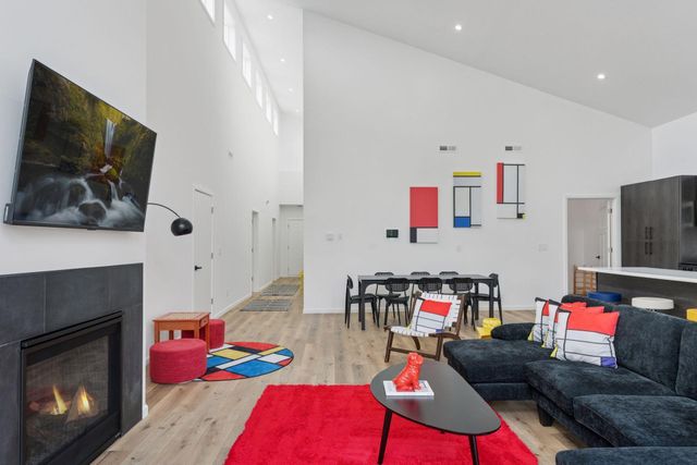 1013 Gardner Street, Wayzata, MN 55391