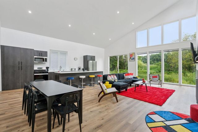 1013 Gardner Street, Wayzata, MN 55391