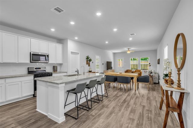 243 Intrepid Trail, Magnolia, TX 77354
