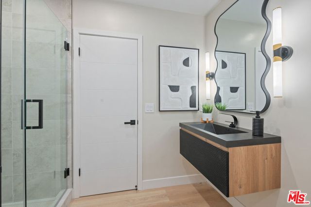 23442 Burbank Boulevard, Woodland Hills, CA 91367