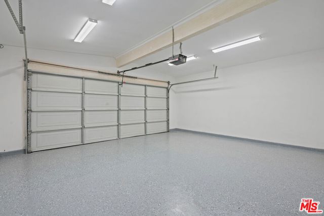 23442 Burbank Boulevard, Woodland Hills, CA 91367