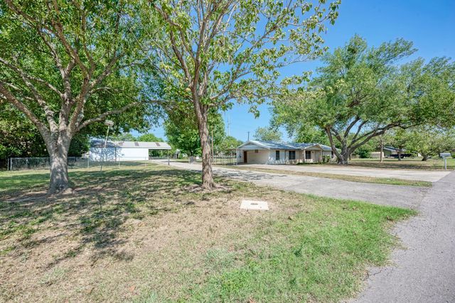 420 W Briarwood W, San Marcos, TX 78666