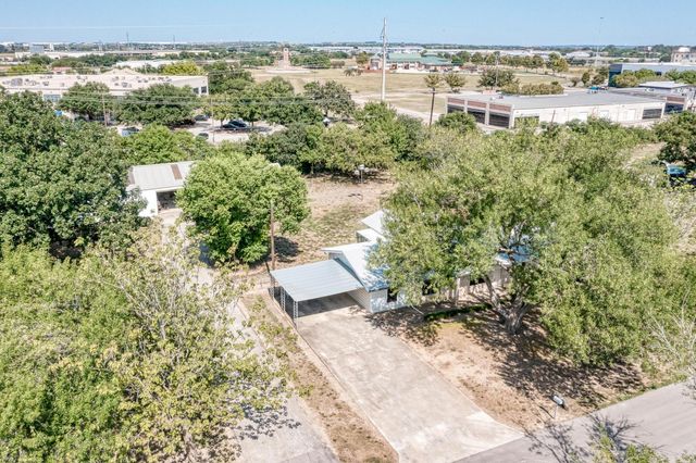 420 W Briarwood W, San Marcos, TX 78666