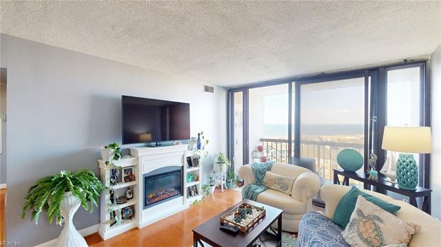 3288 Page Ave Apt 1014, Virginia Beach, VA 23451