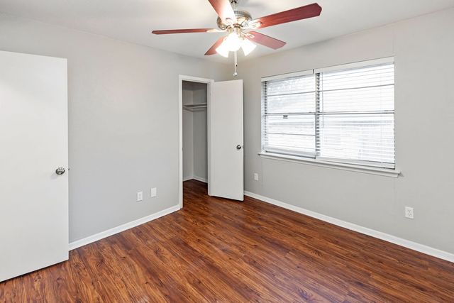 712 Springhill Drive, Hurst, TX 76054