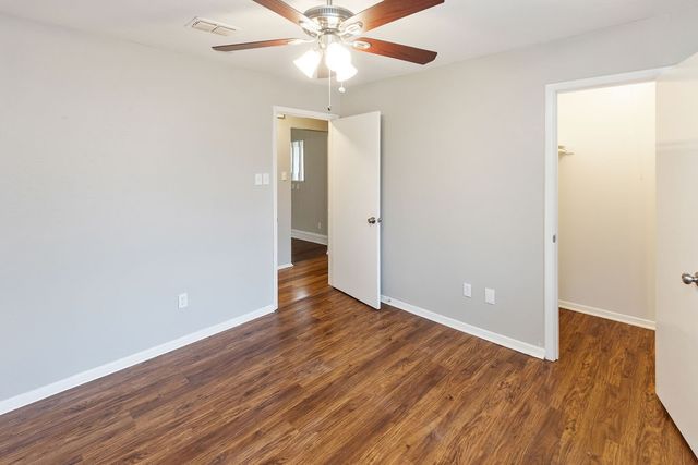712 Springhill Drive, Hurst, TX 76054