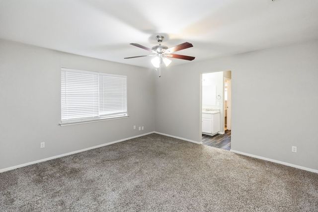 712 Springhill Drive, Hurst, TX 76054