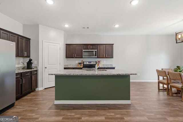 51 Stable Gate Drive, Cartersville, GA 30120