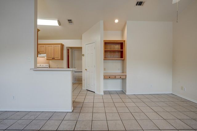 427 Lindsey ST 123, San Marcos, TX 78666