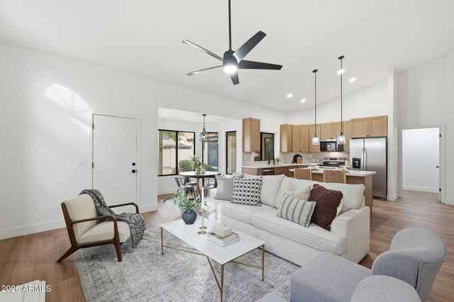 10930 W COTTONWOOD Lane, Avondale, AZ 85392