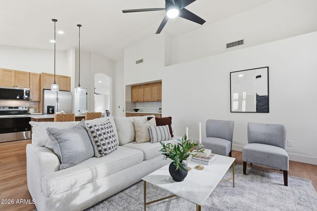 10930 W COTTONWOOD Lane, Avondale, AZ 85392