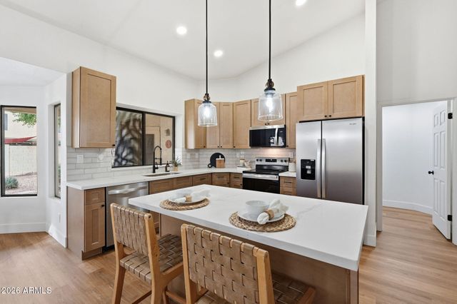 10930 W COTTONWOOD Lane, Avondale, AZ 85392