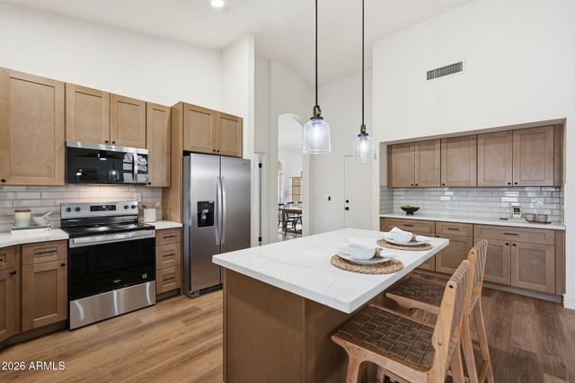 10930 W COTTONWOOD Lane, Avondale, AZ 85392