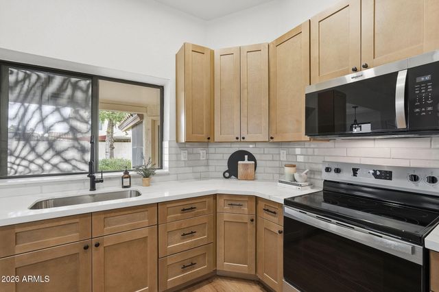 10930 W COTTONWOOD Lane, Avondale, AZ 85392