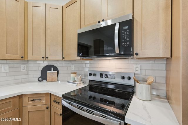 10930 W COTTONWOOD Lane, Avondale, AZ 85392