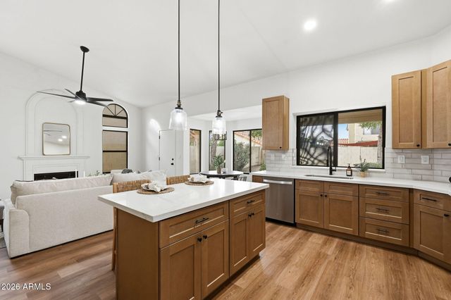 10930 W COTTONWOOD Lane, Avondale, AZ 85392