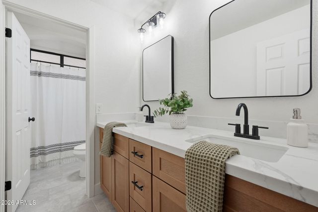 10930 W COTTONWOOD Lane, Avondale, AZ 85392