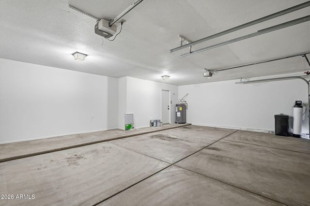 10930 W COTTONWOOD Lane, Avondale, AZ 85392