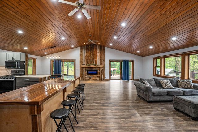 1977 E 40th Street, Everett Twp, MI 49349