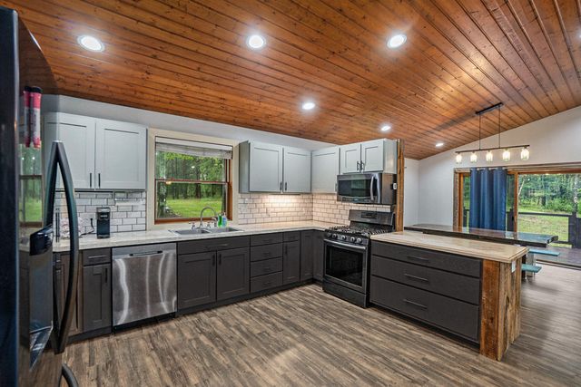 1977 E 40th Street, Everett Twp, MI 49349