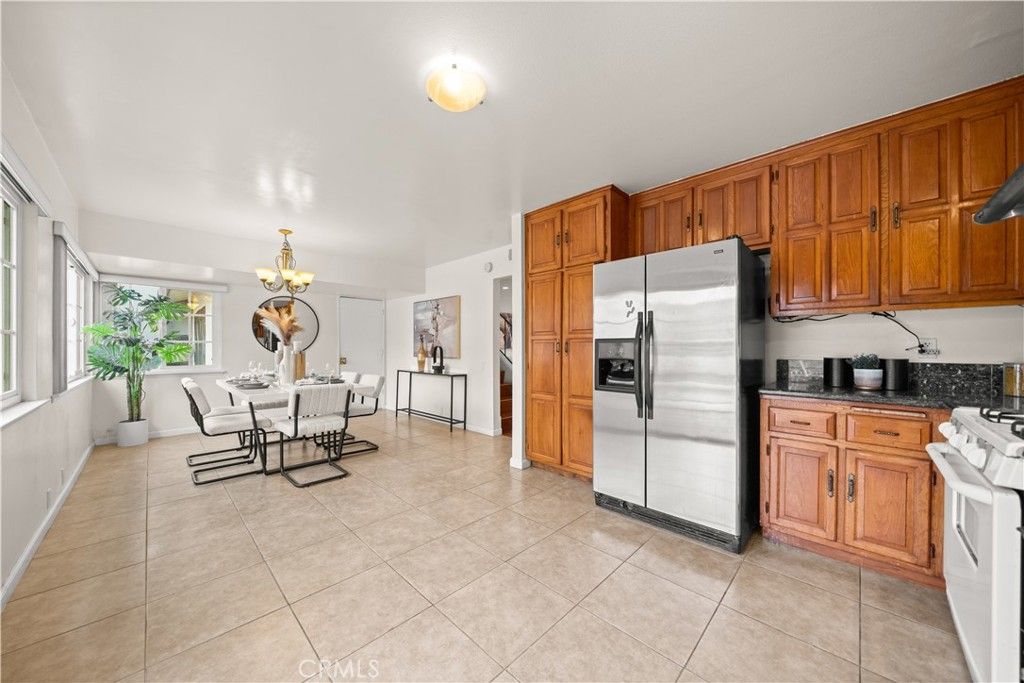 Image 13 of property listing at 1725 Fairridge, West Covina, CA 91792