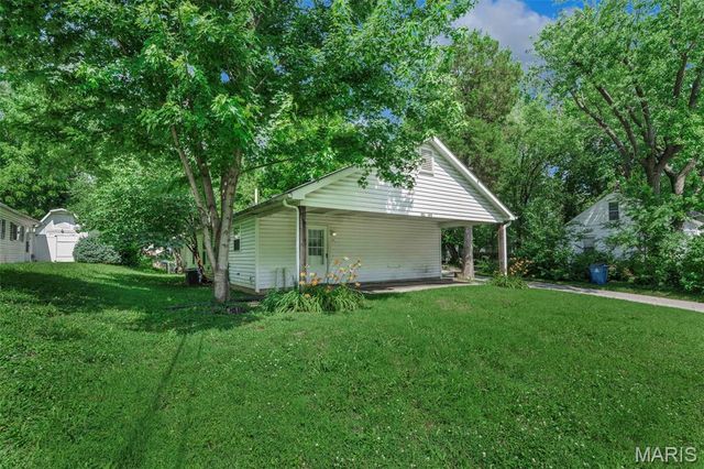 1620 Gallaher Avenue, St Charles, MO 63301