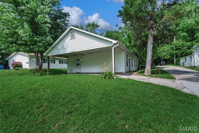 1620 Gallaher Avenue, St Charles, MO 63301