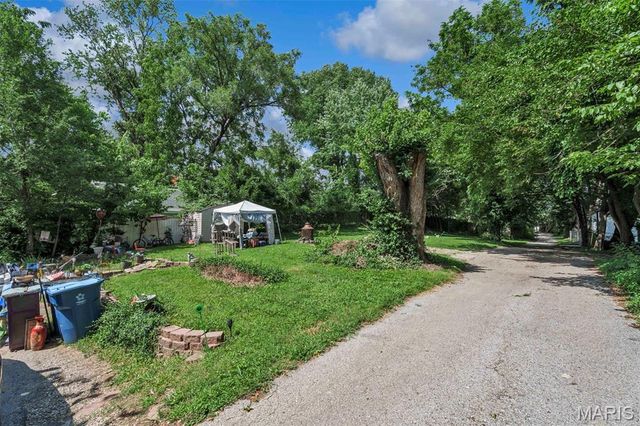 1620 Gallaher Avenue, St Charles, MO 63301