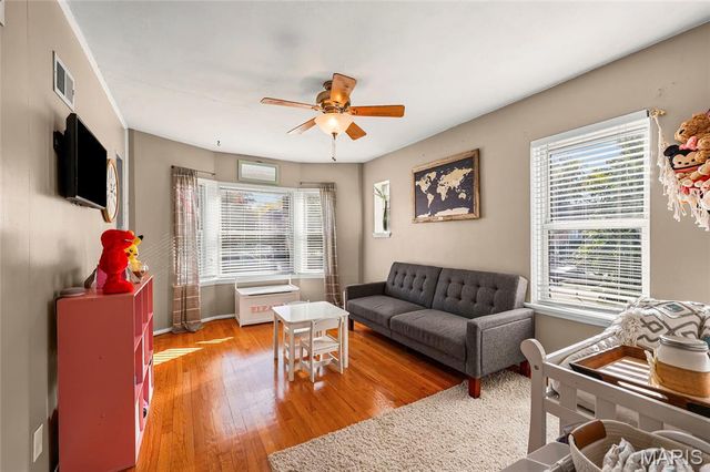 9135 Vasel Drive, St Louis, MO 63123