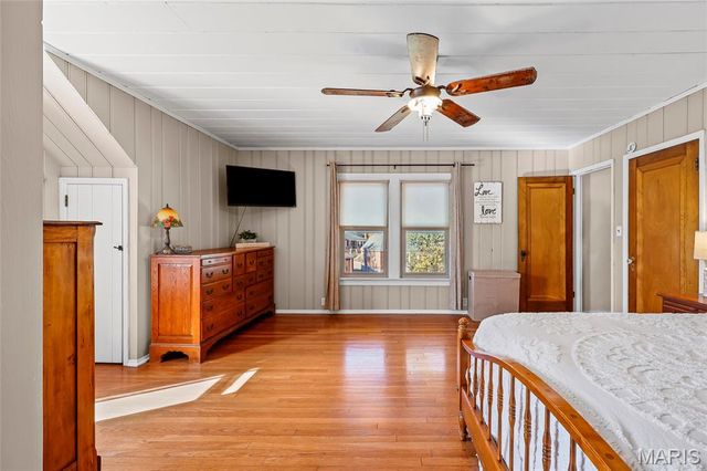 9135 Vasel Drive, St Louis, MO 63123