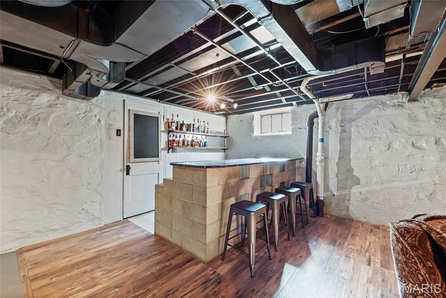 9135 Vasel Drive, St Louis, MO 63123